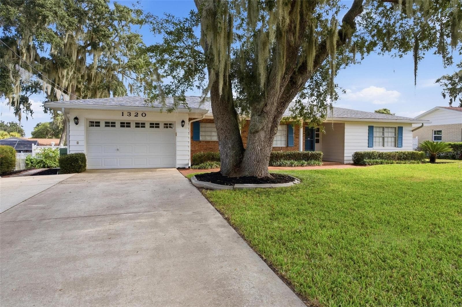 1320 Lee Court