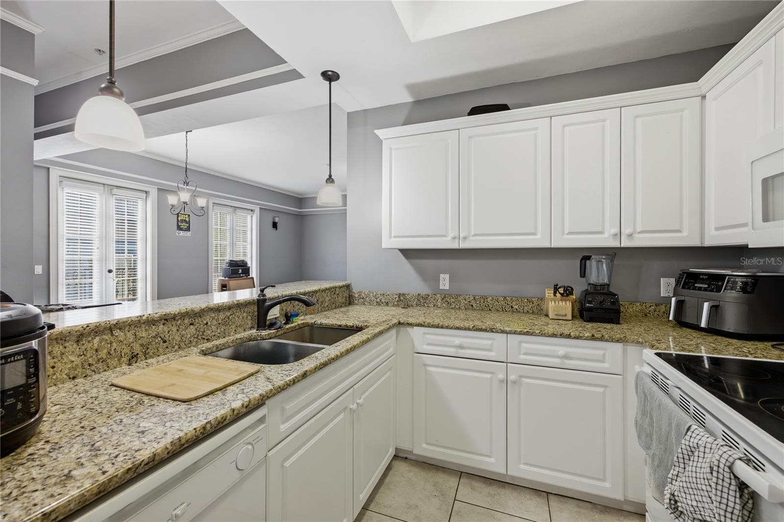 325 NW 14th Street 307 photo 06