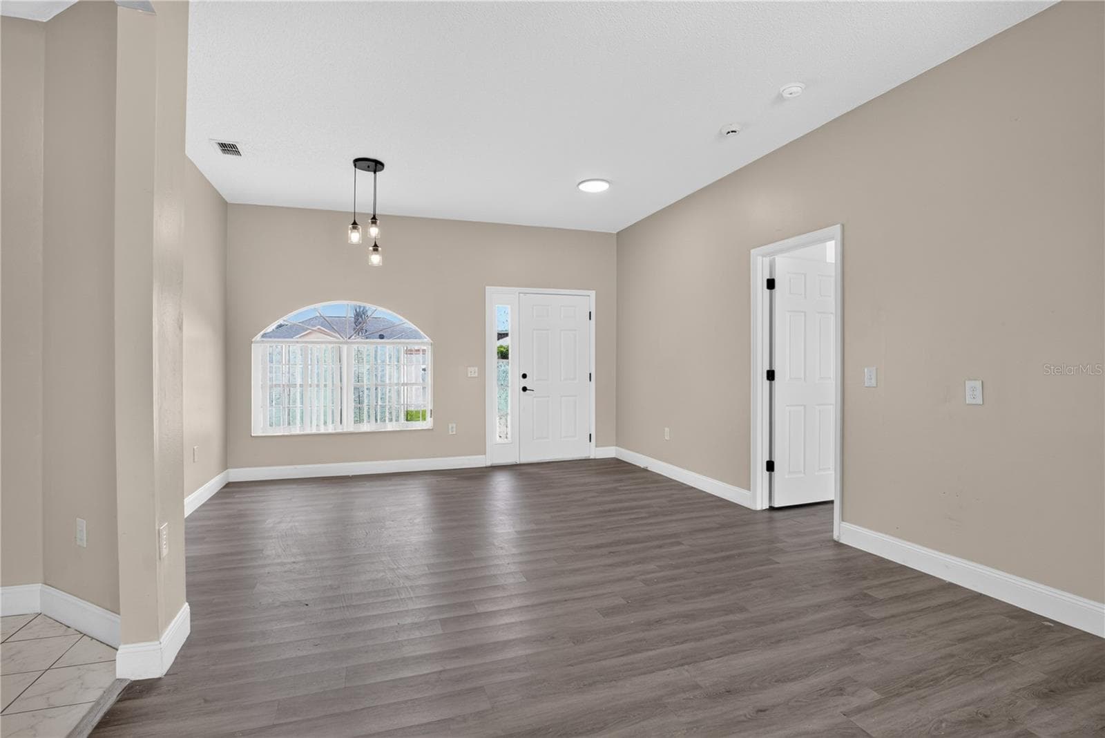 121 Aurelia Court photo 05