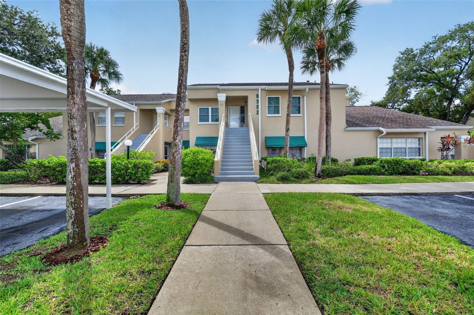 8352 Meadowbrook Drive 10