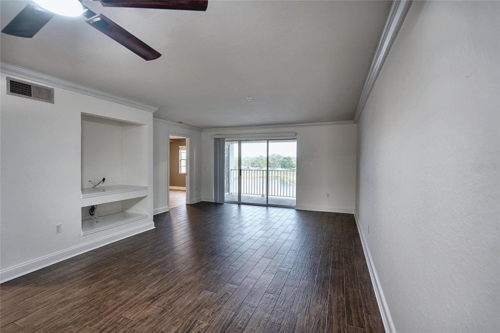 13815 Fairway Island Drive 1335 photo 02
