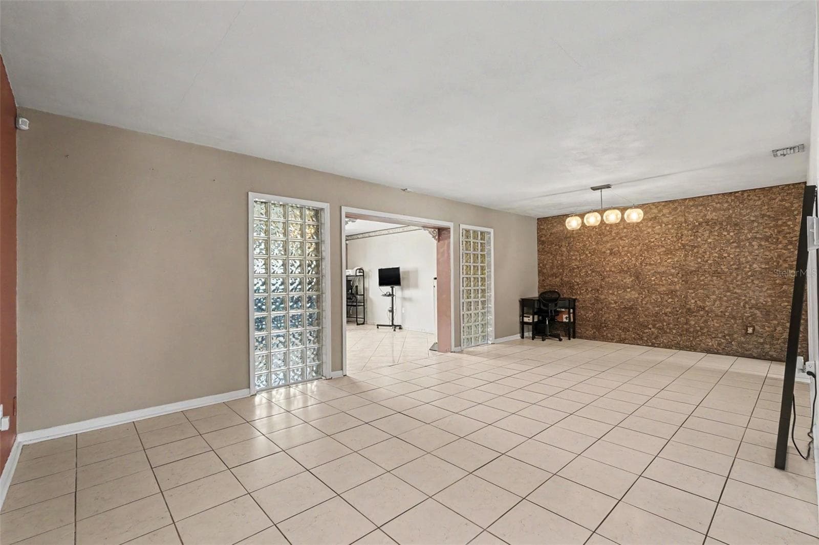 5603 Lown Street N photo 06