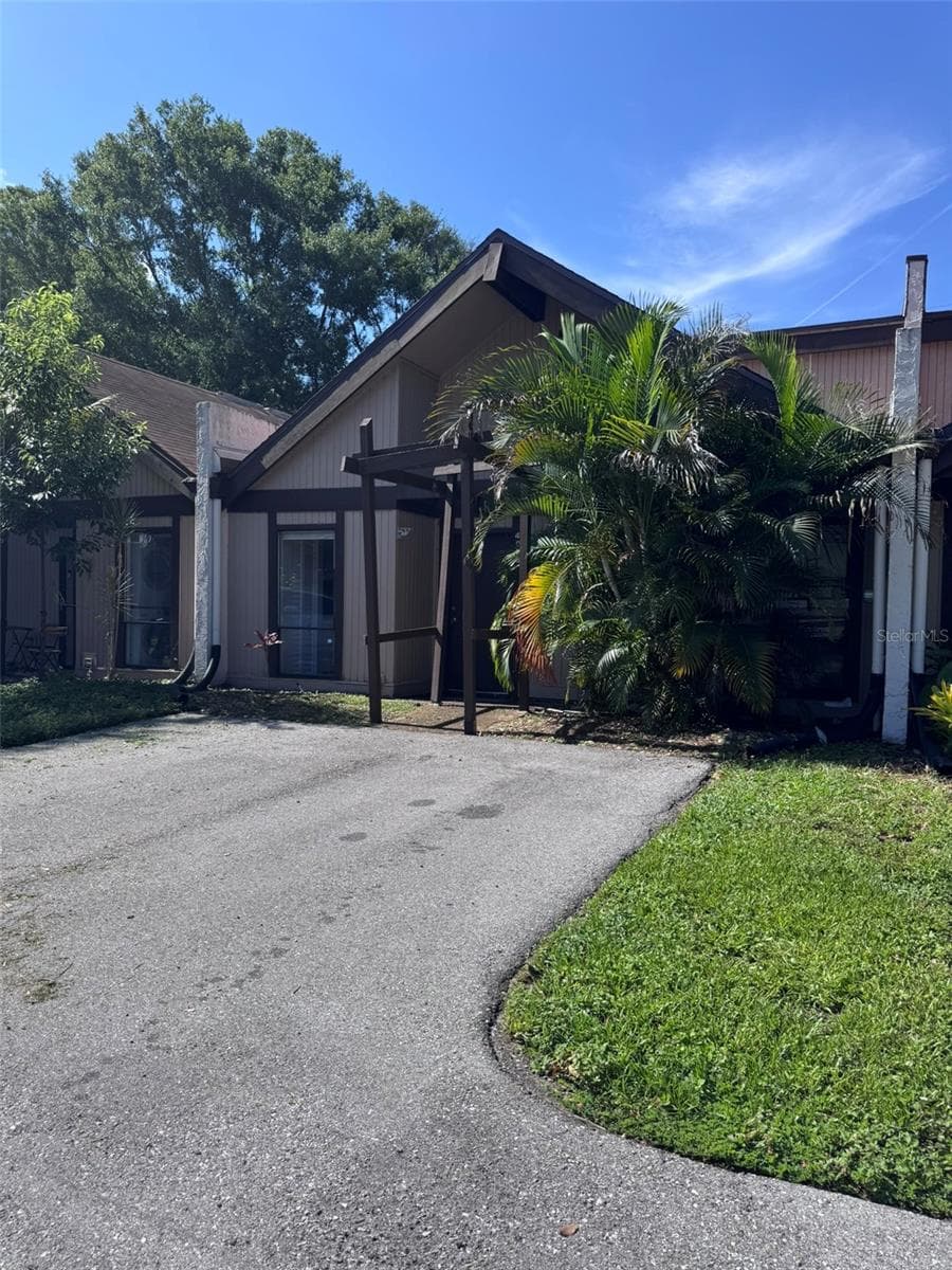 4008 Muriel Place 1