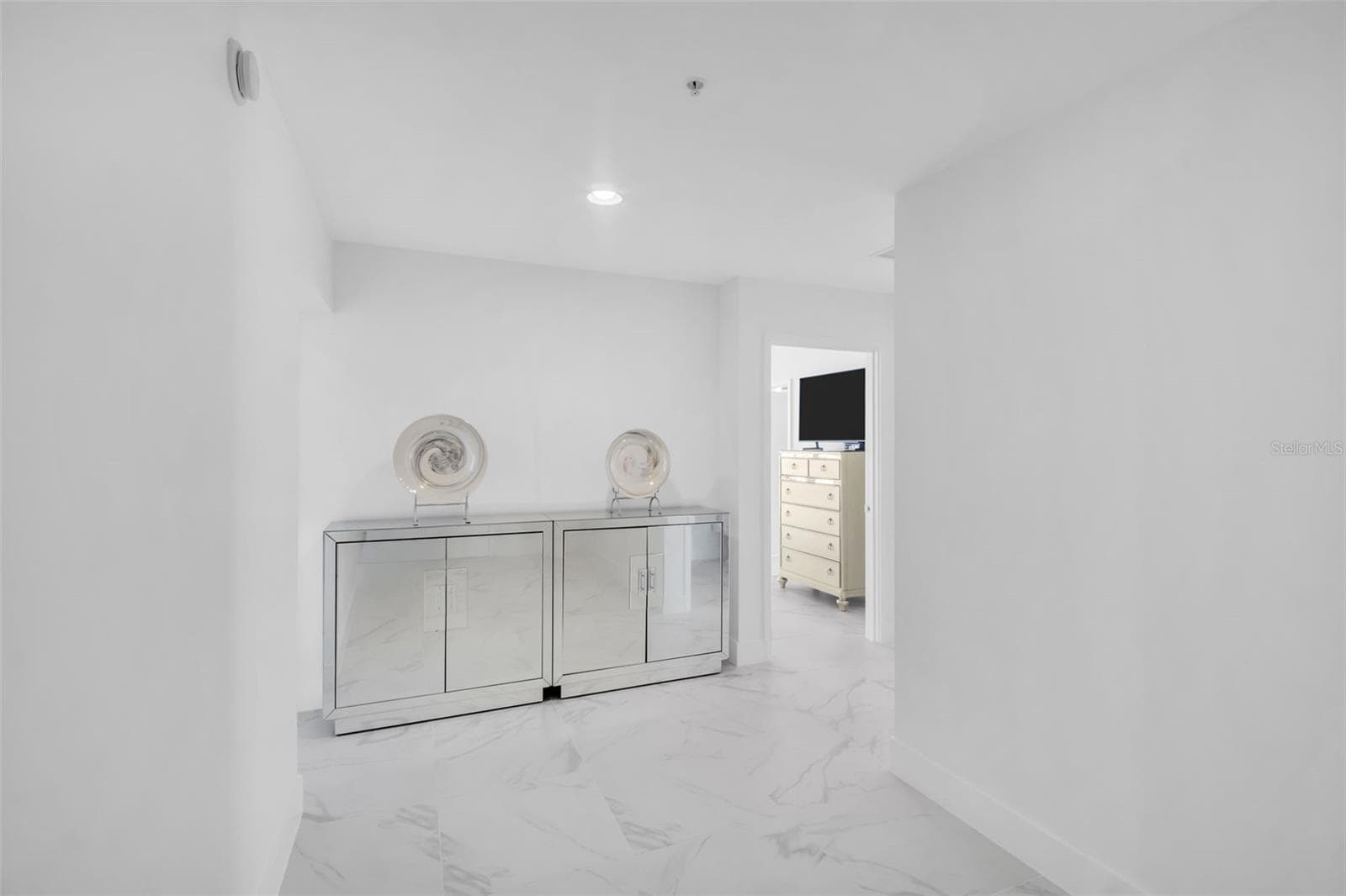 175 1st Street S 1008 photo 06