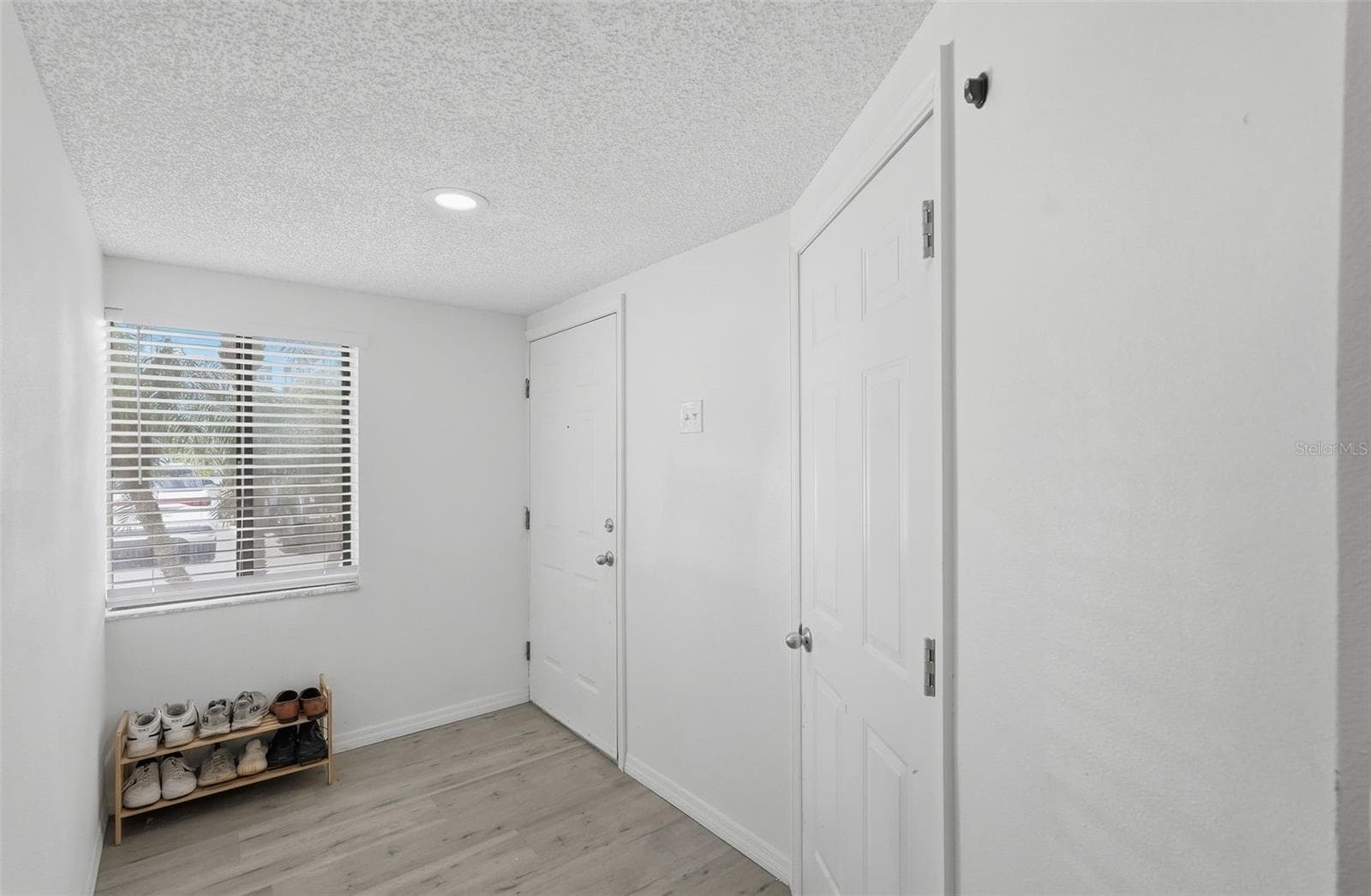 325 Island Way 101 photo 03