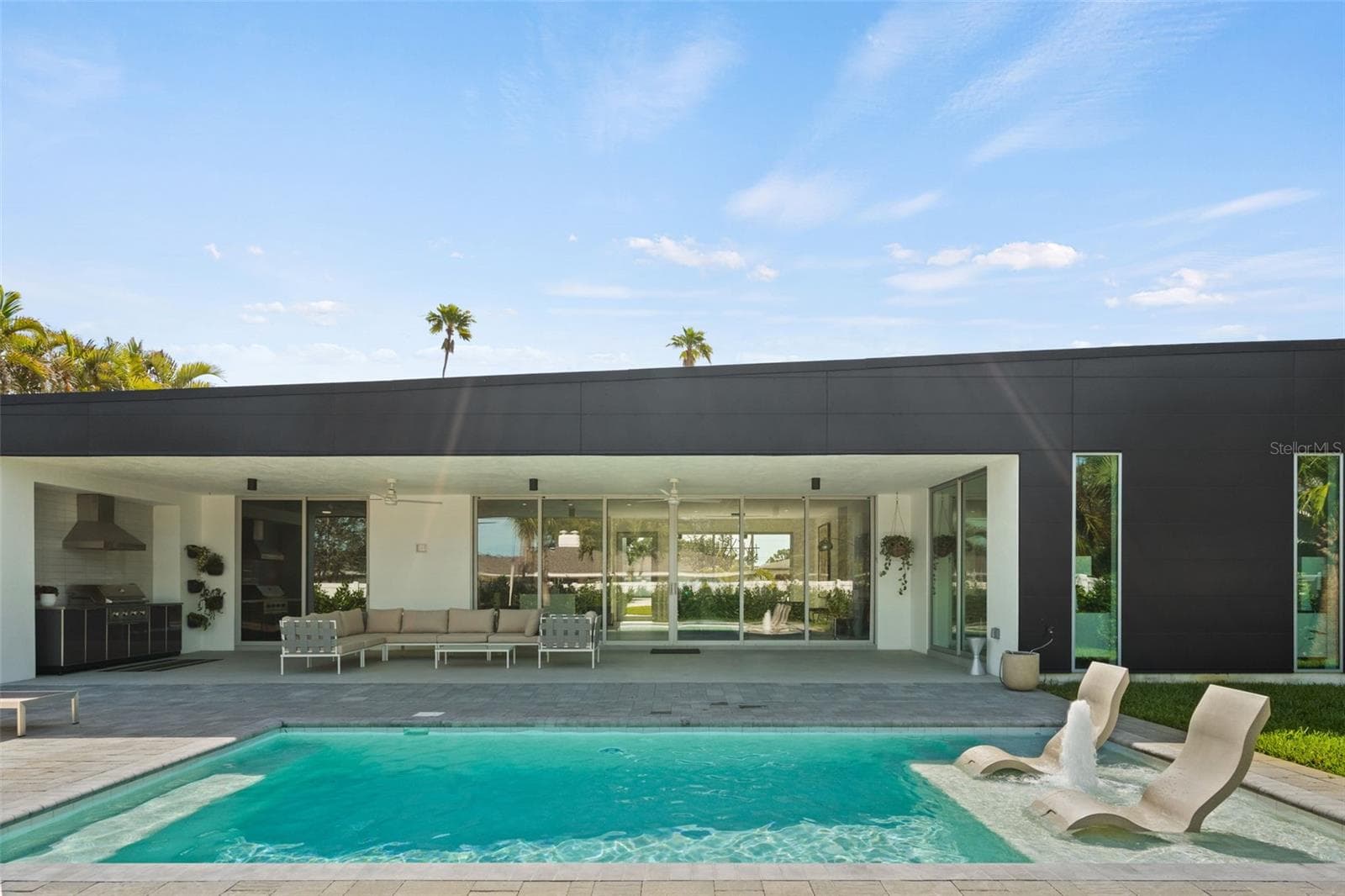 1304 Indian Rocks Road photo 04