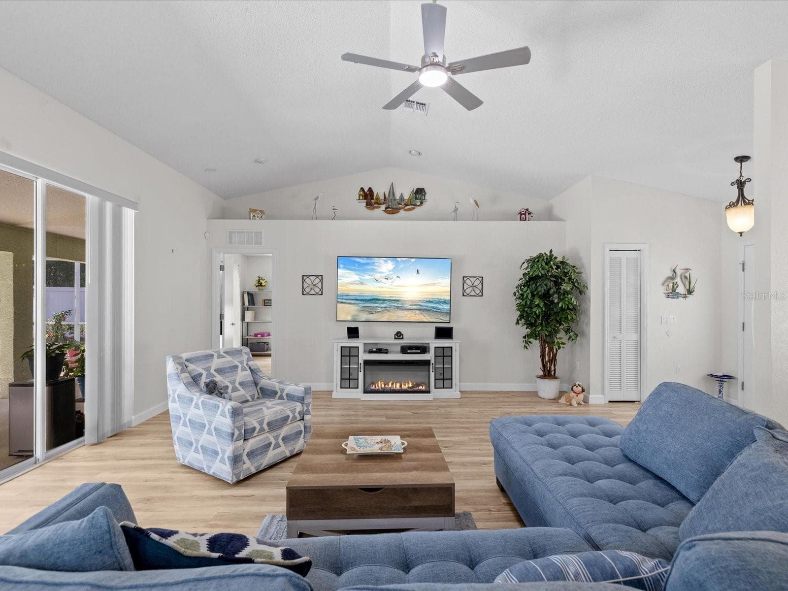 5733 Cactus Circle photo 03