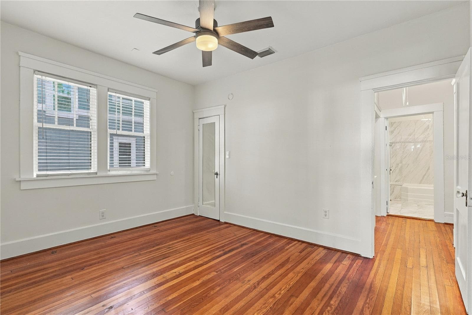 146 13th Avenue NE photo 07