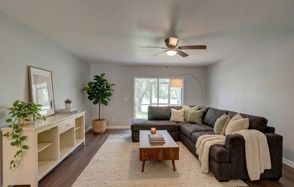 9516 Charlesberg Drive photo 02