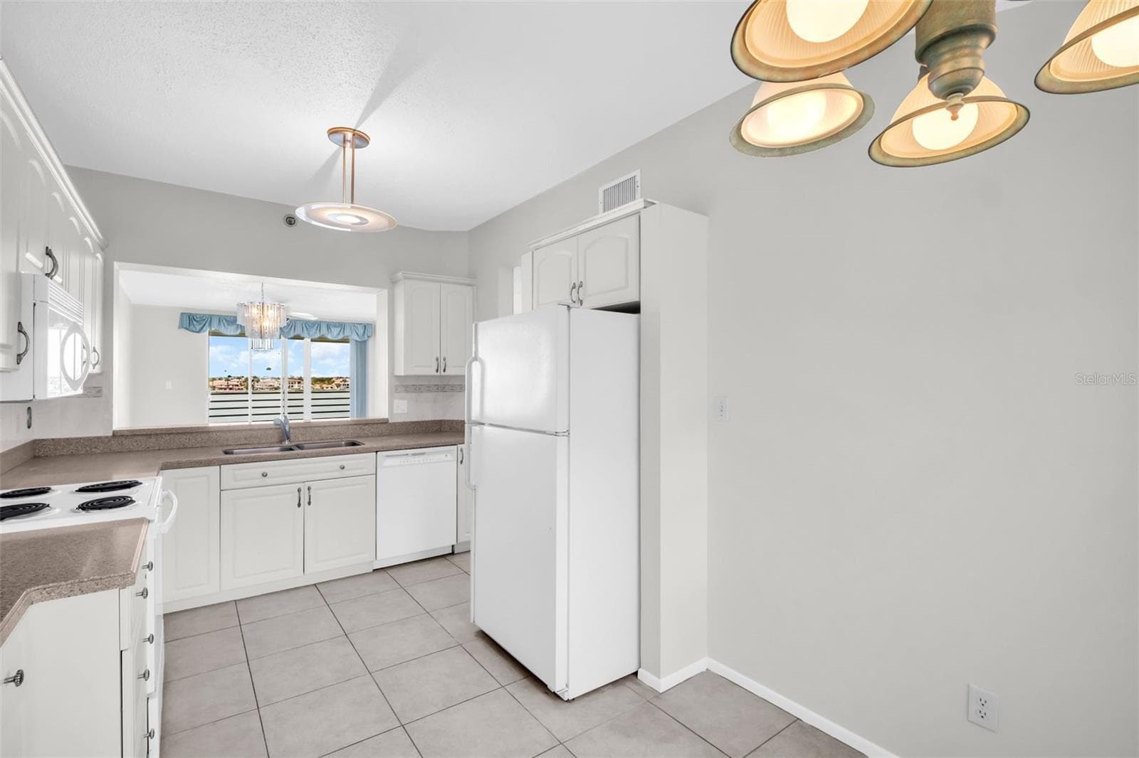 7932 Sailboat Key Boulevard S 402 photo 07