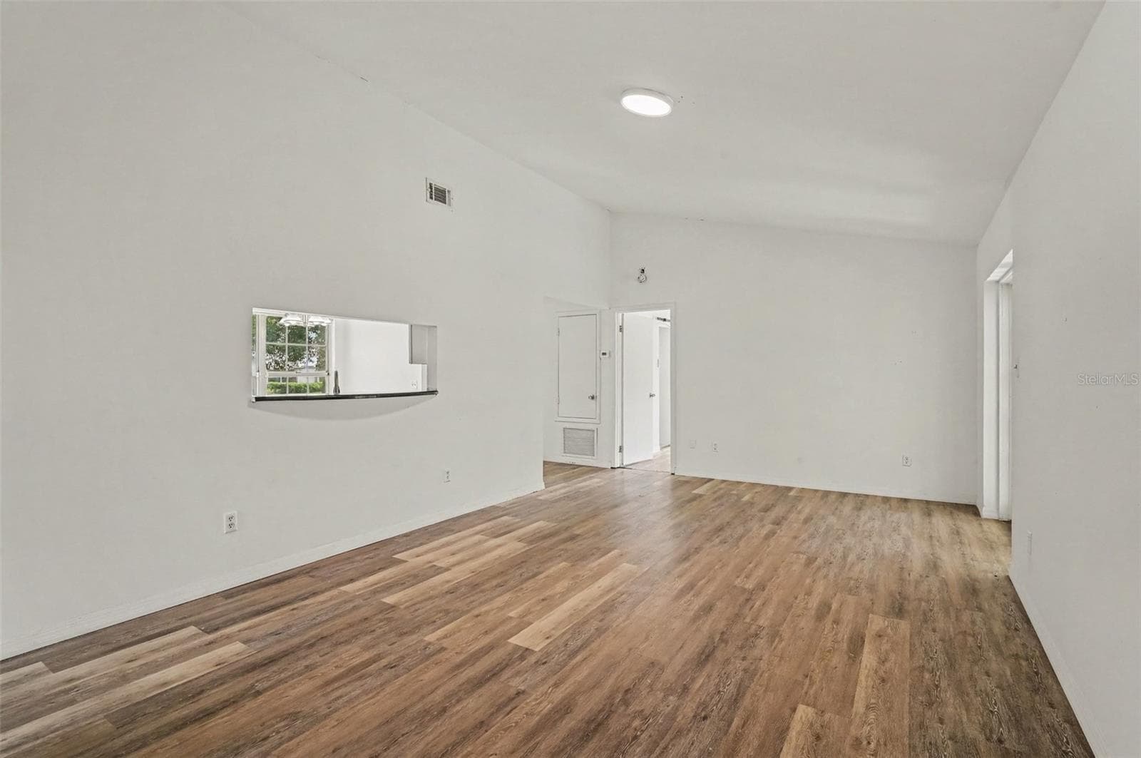7774 Barberry Drive photo 05