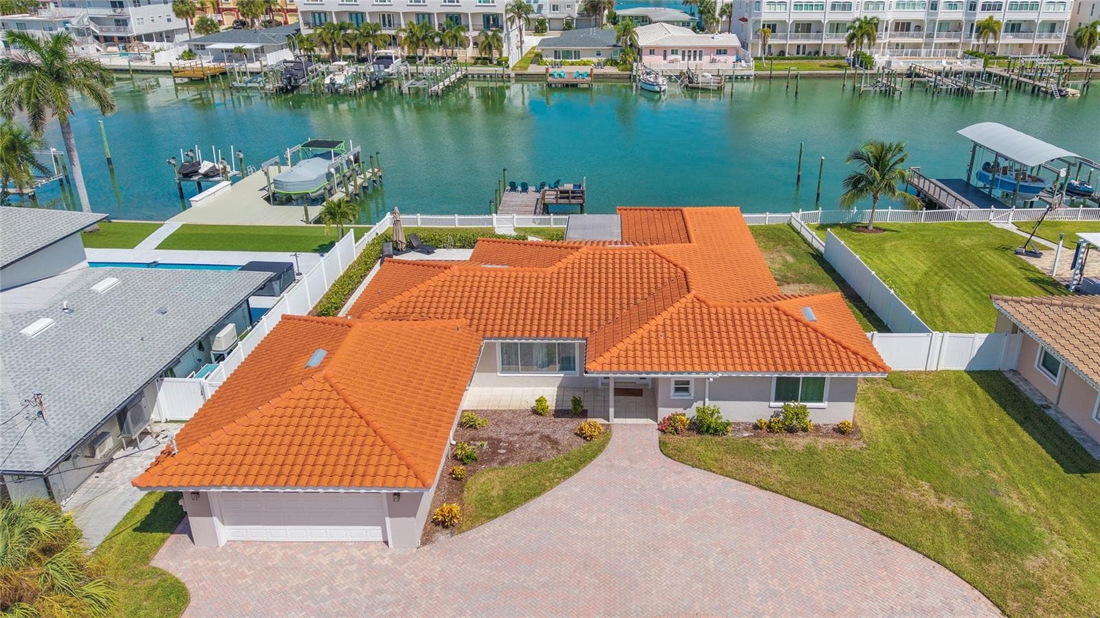 136 Bayside Drive photo 07