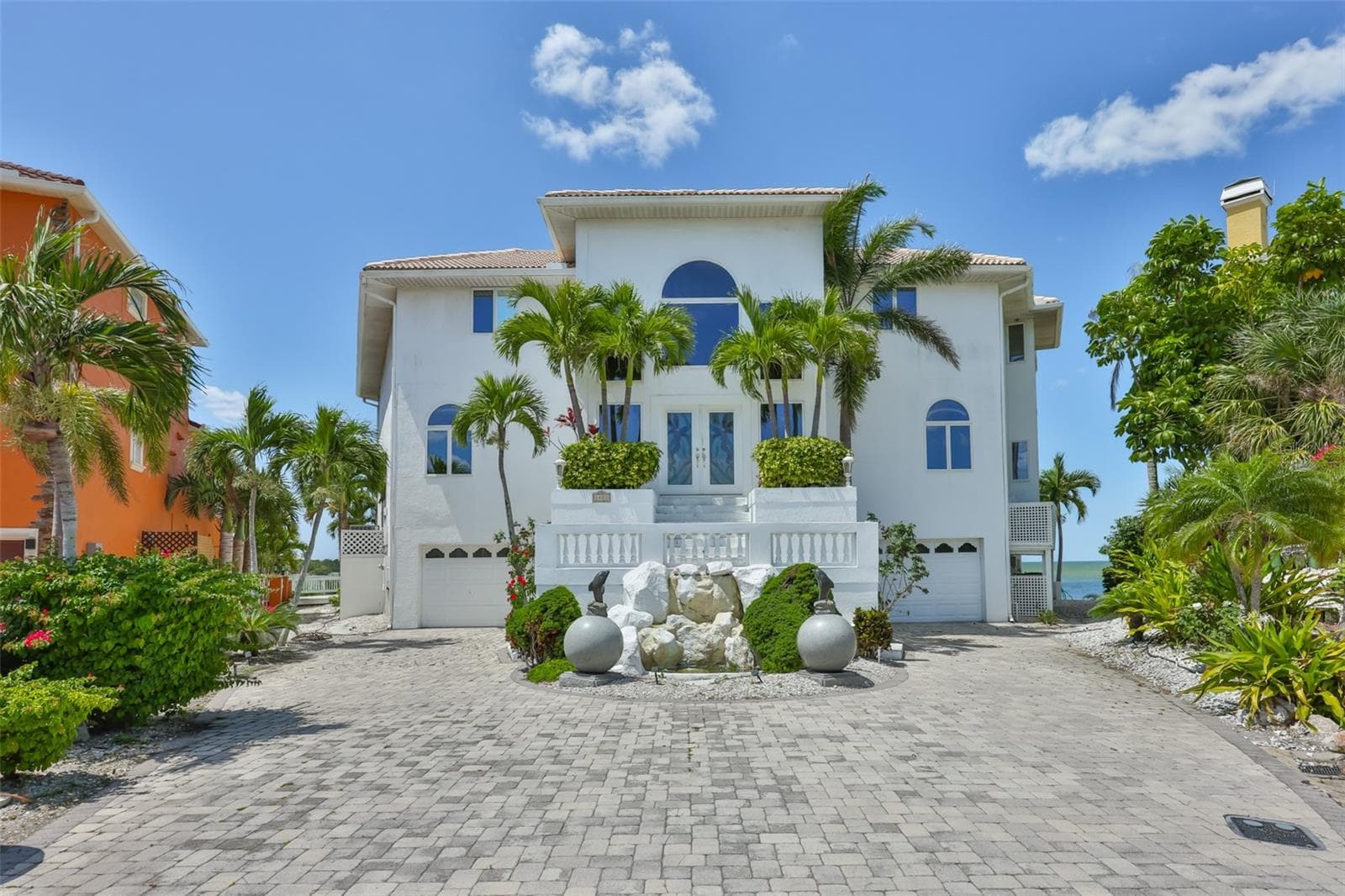 1021 Symphony Isles Boulevard photo 02
