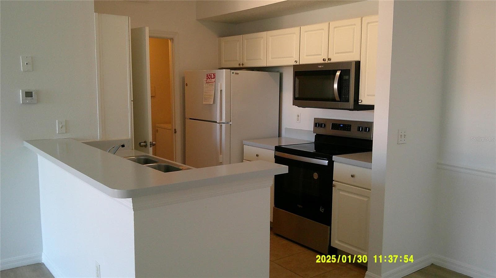 5548 Metrowest Boulevard 306 photo 03