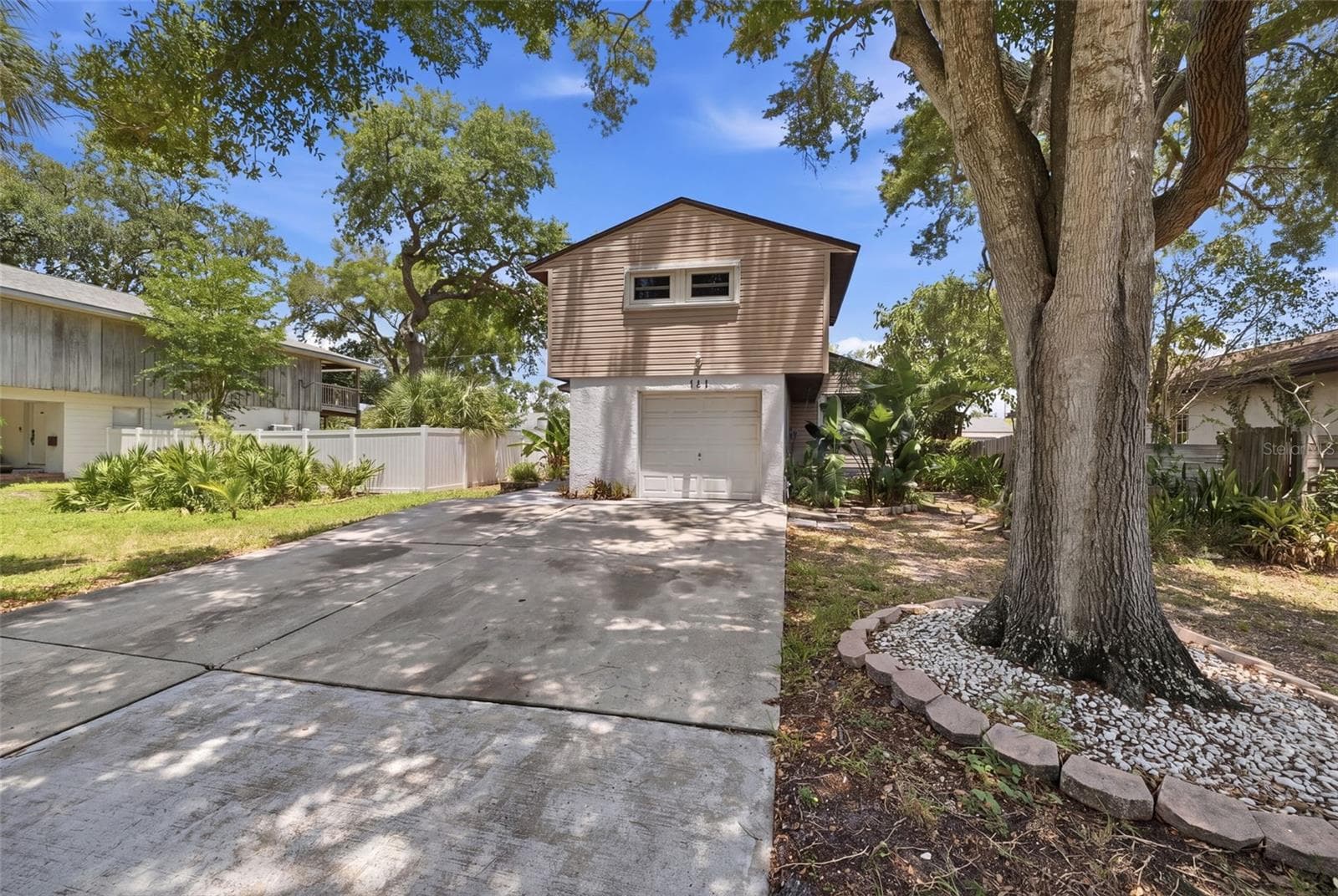 111 69th Avenue N photo 03