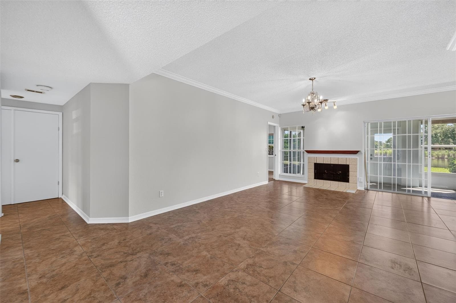 10811 Indian Hills Court 37 photo 07