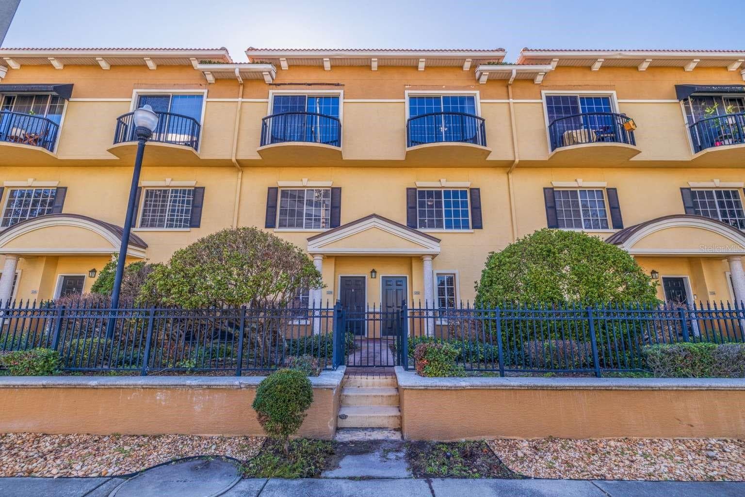 5252 W Kennedy Boulevard