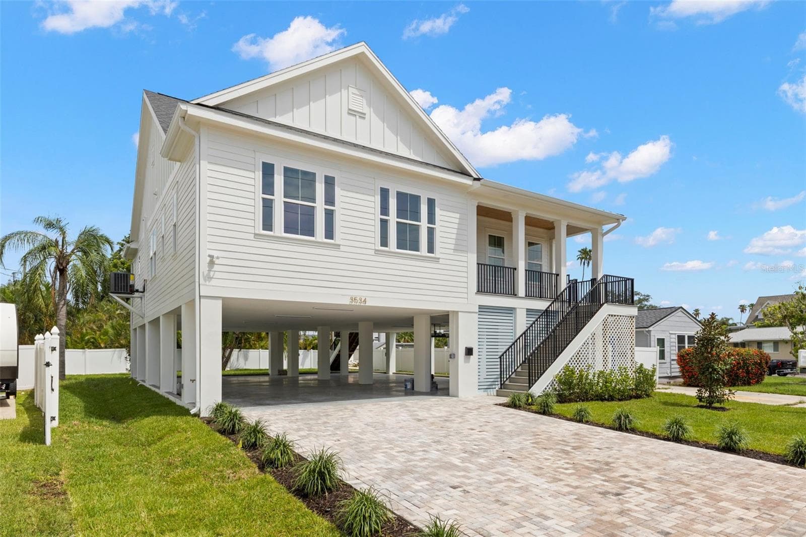 3534 Overlook Drive NE photo 02