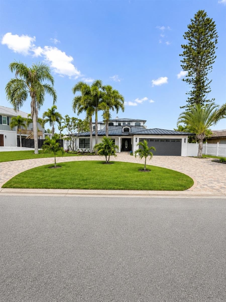 452 Bath Club Boulevard N