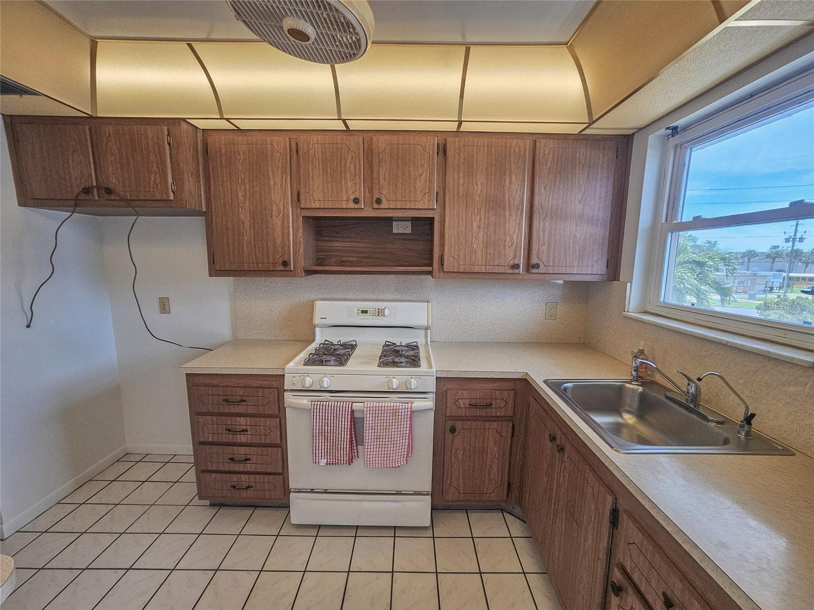 3128 59th Street S 203 photo 03