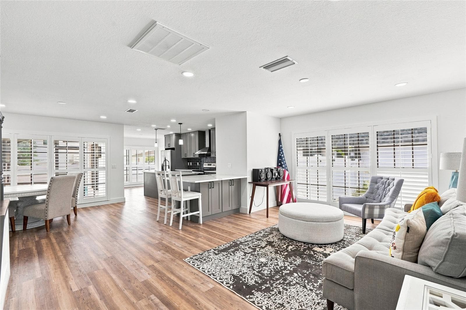 4902 W San Rafael Street photo 05