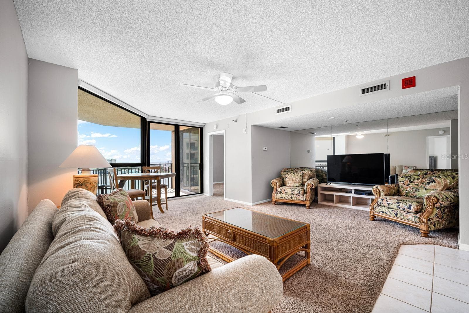 690 Island Way 912 photo 03