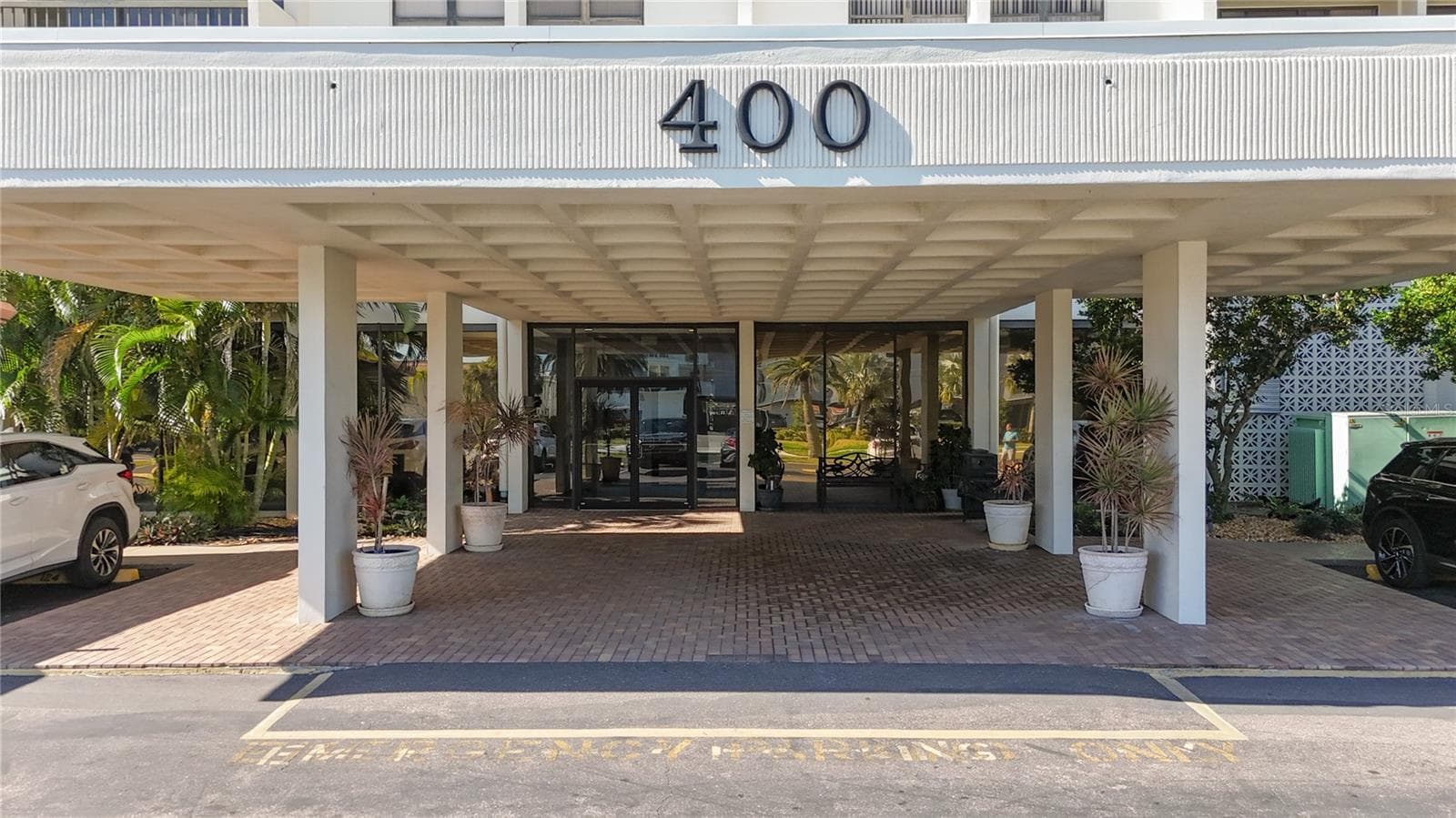 400 Island Way 1411 photo 02