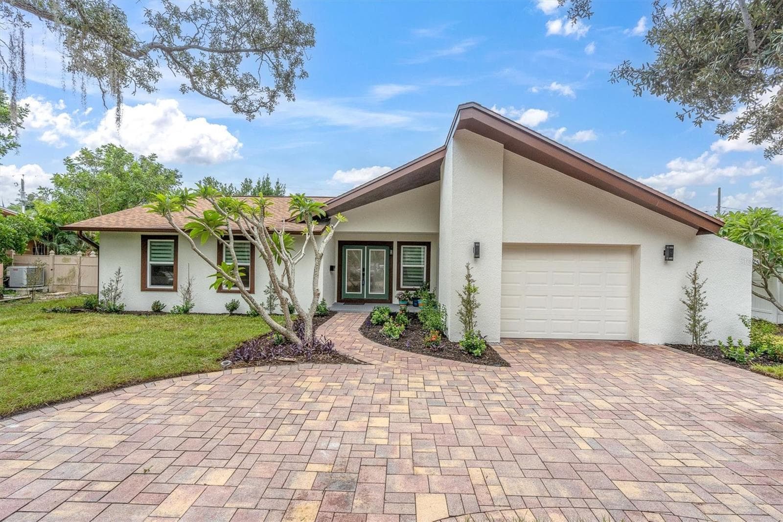 2010 Pinellas Point Drive S
