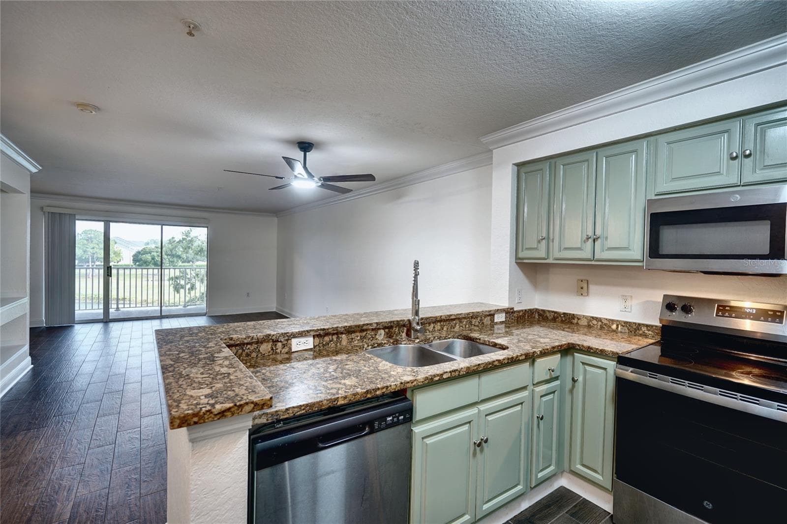 13815 Fairway Island Drive 1335 photo 05