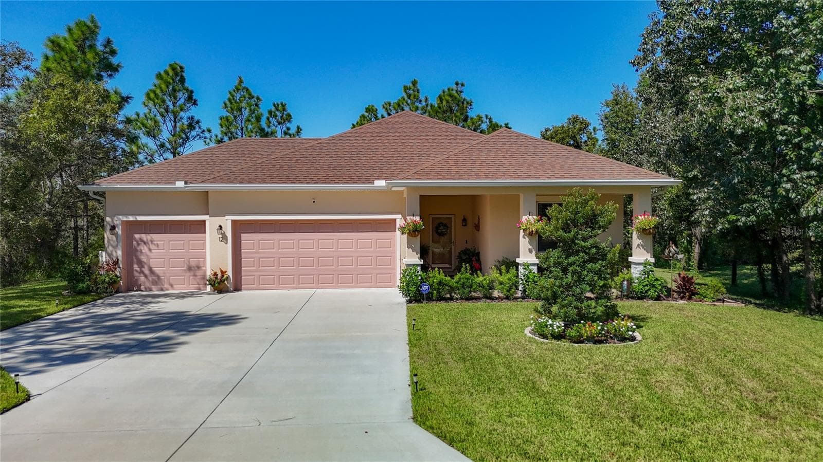 12 Dahlia Court S