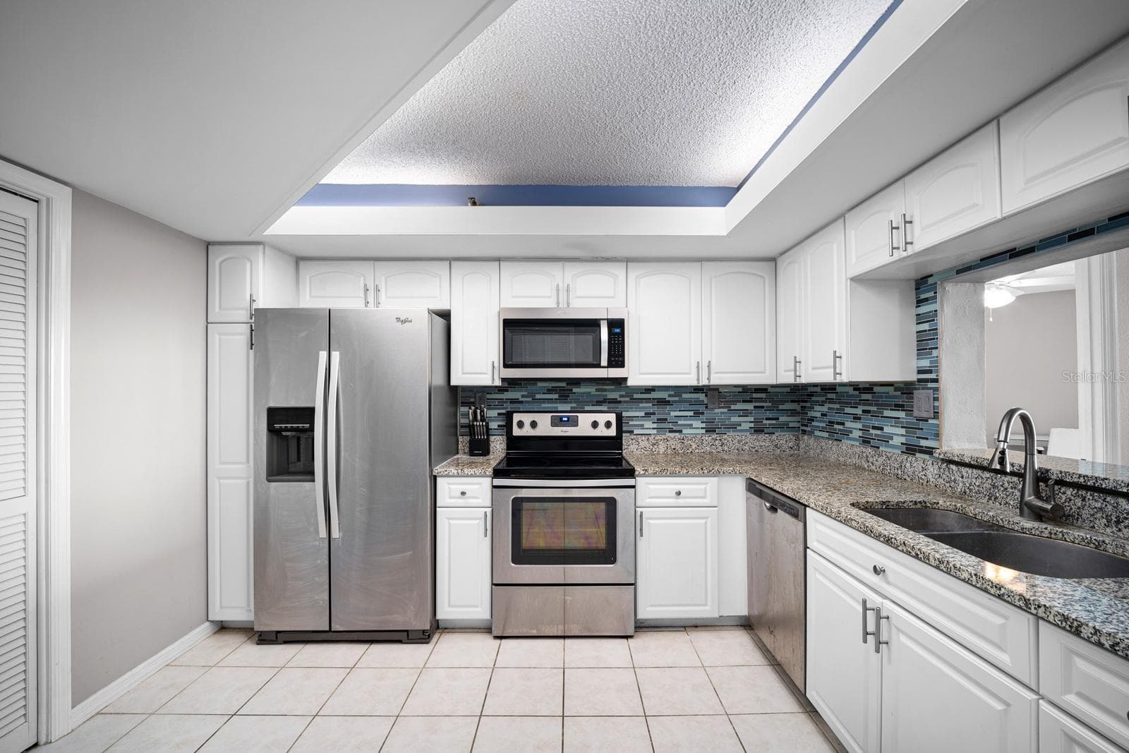 690 Island Way 912 photo 05