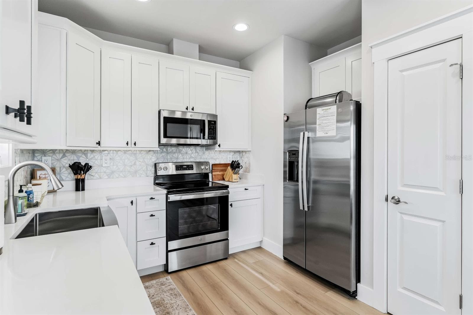 108 125th Avenue photo 06