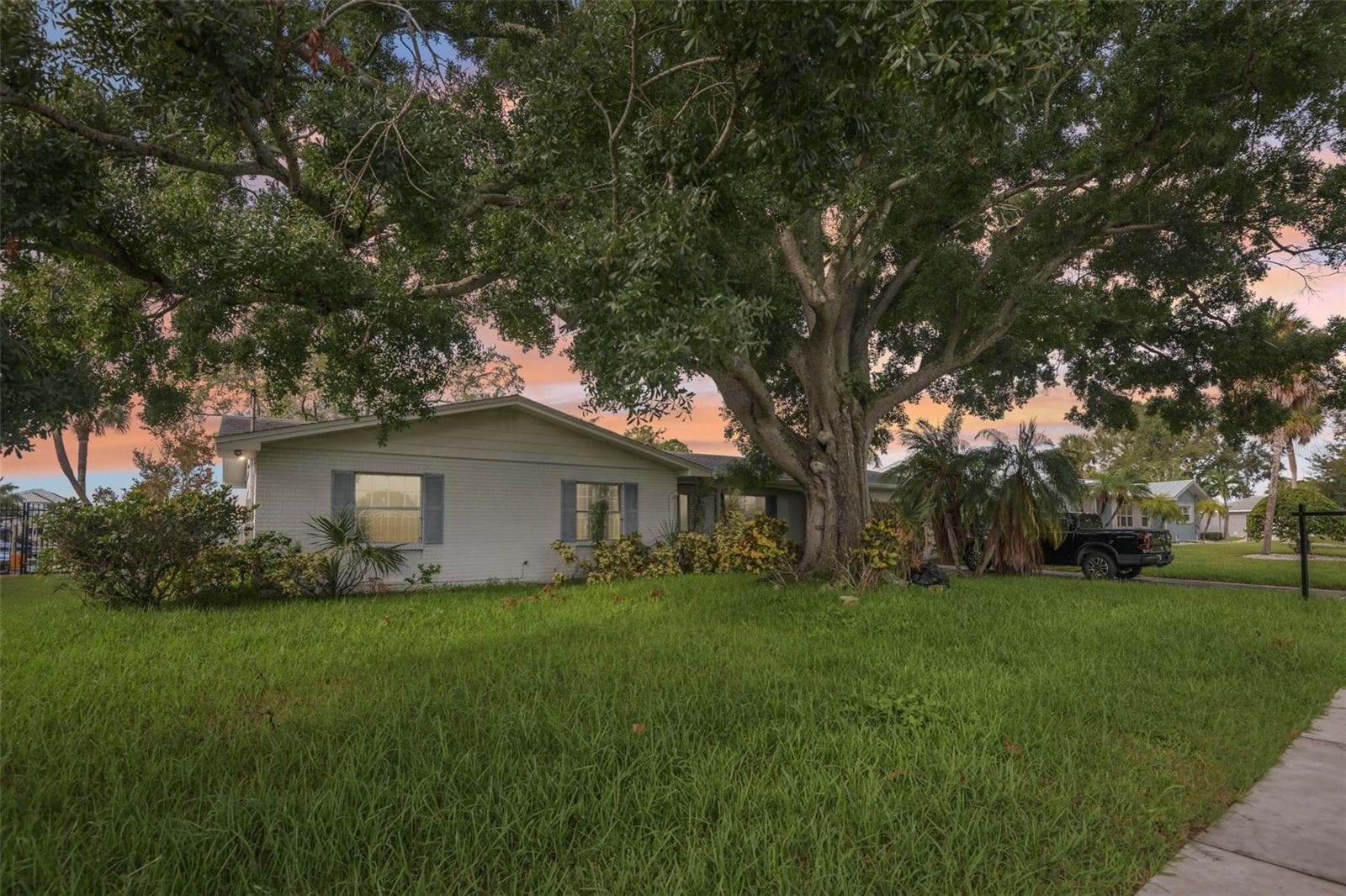 4008 Dana Shores Drive photo 02