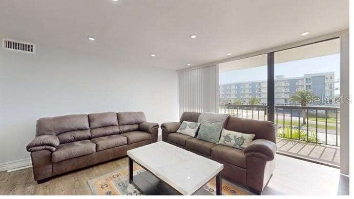 400 Island Way 210 photo 05