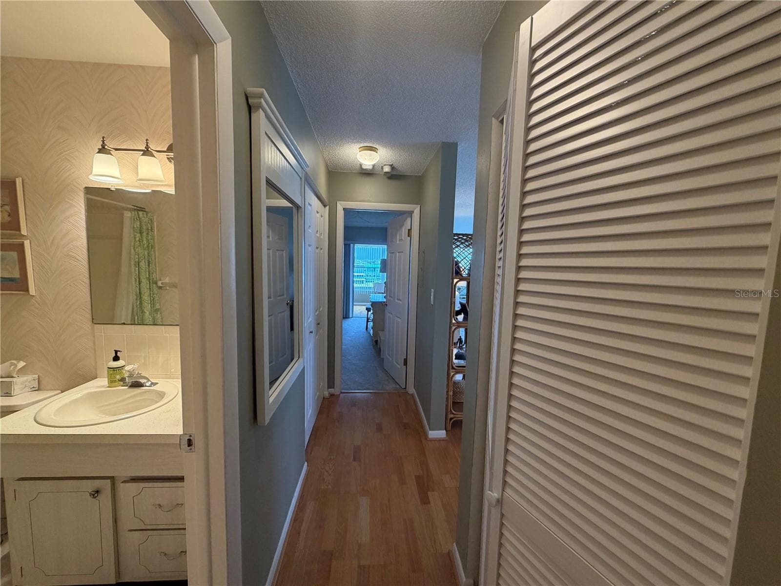 6025 Shore Boulevard S 415 photo 07