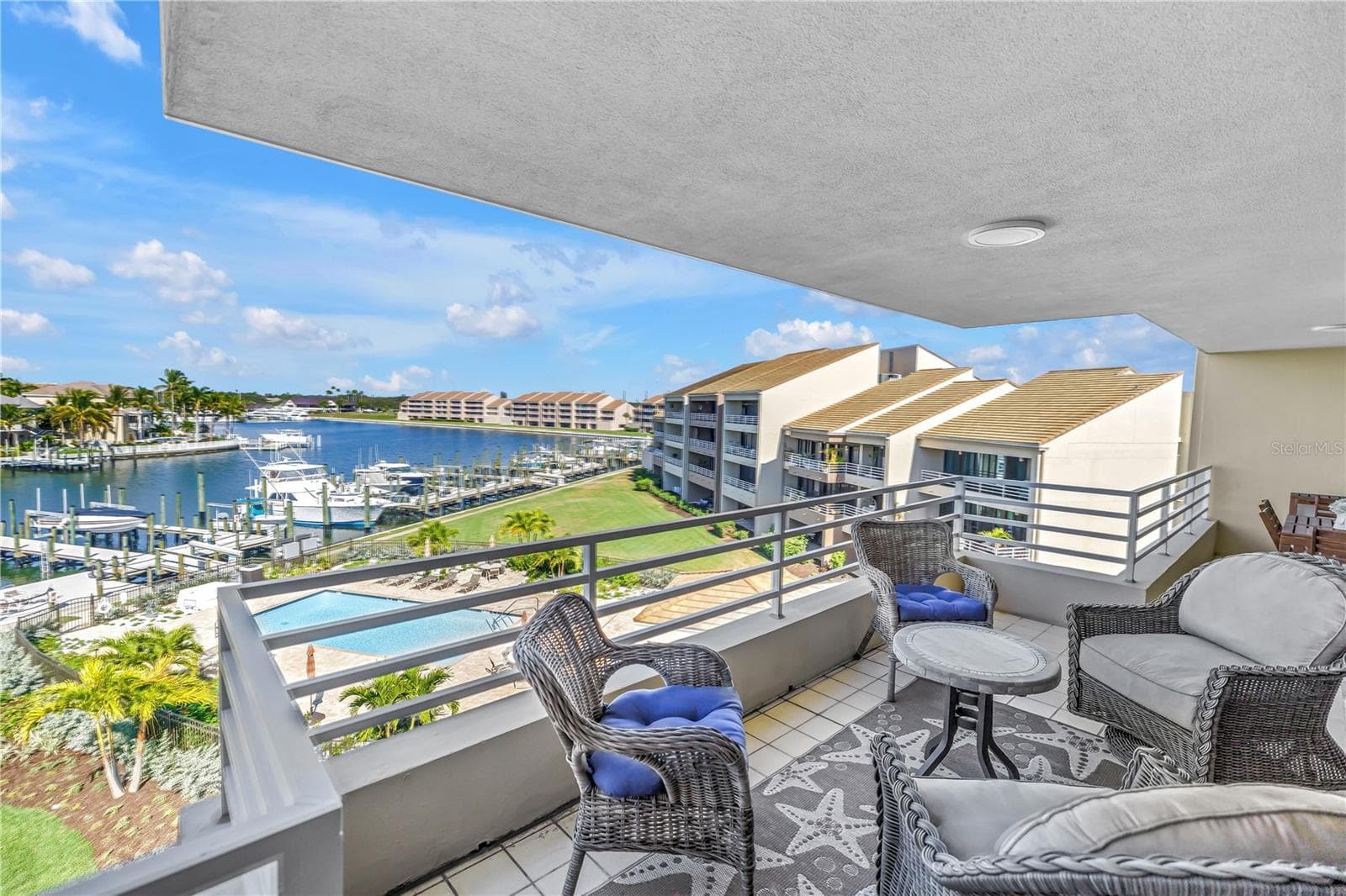2795 Kipps Colony Drive S 305