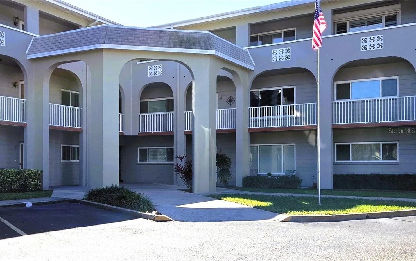 2229 Americus Boulevard W 7