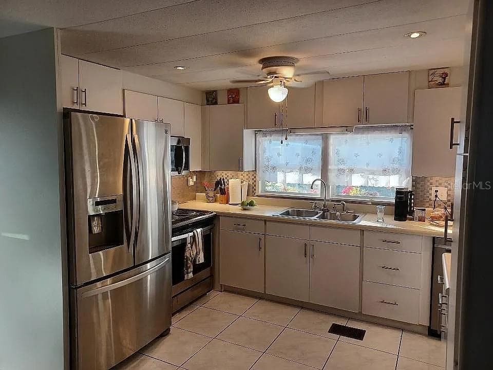 7880 54th Avenue N 106 photo 03