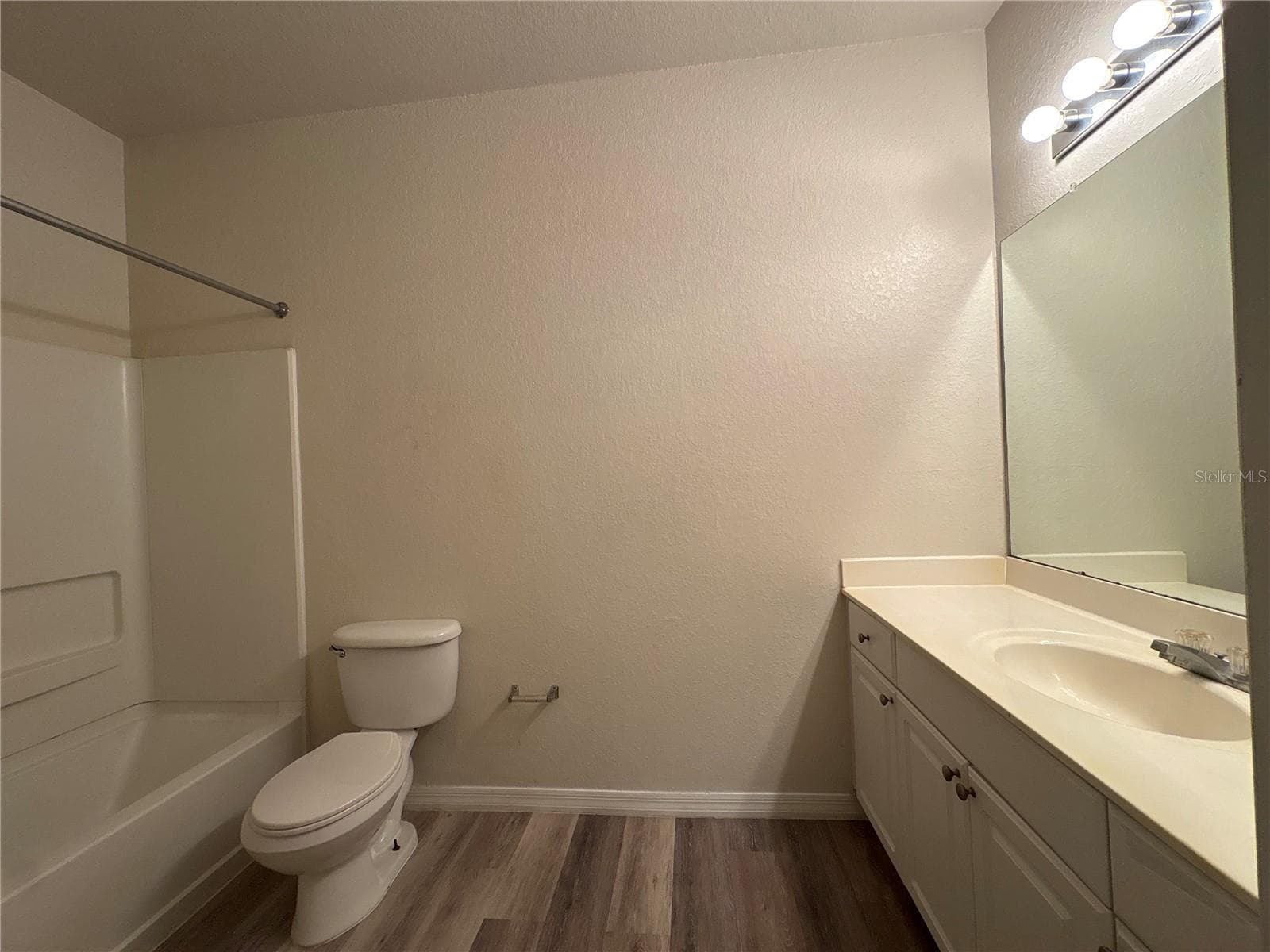 8009 Hemingway Circle 8009 photo 07