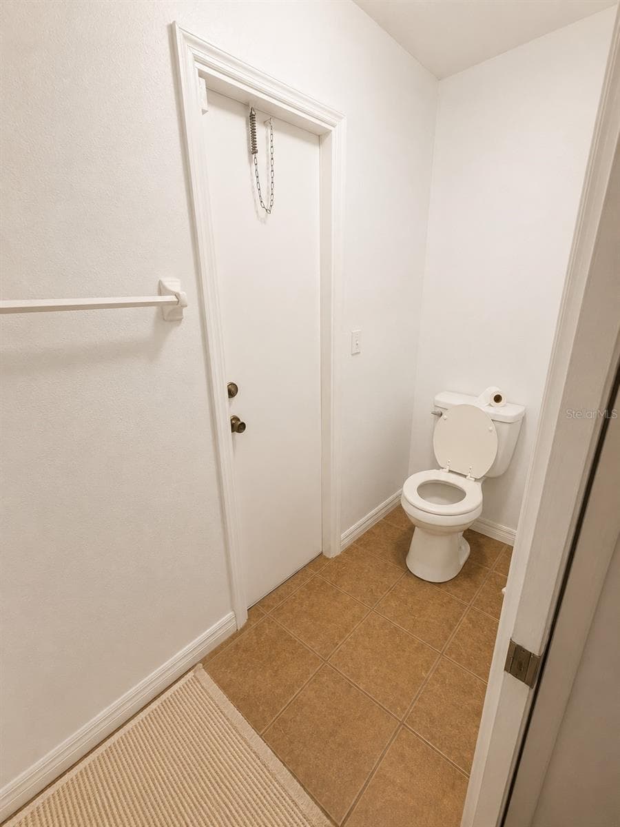 2113 N Normandy Boulevard photo 02