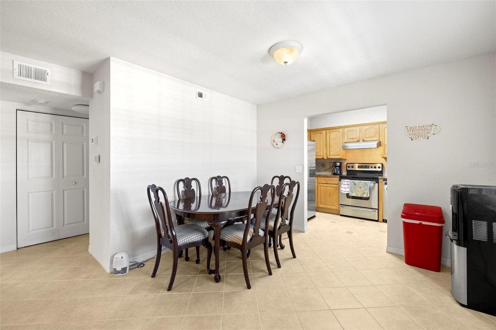 6100 Gulfport Boulevard S 414 photo 07