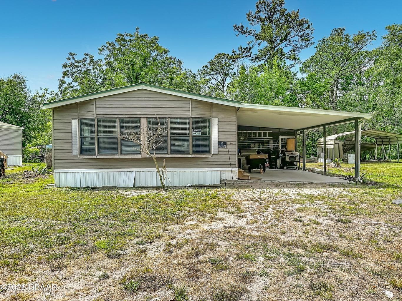 235 Clearwater Road photo 02