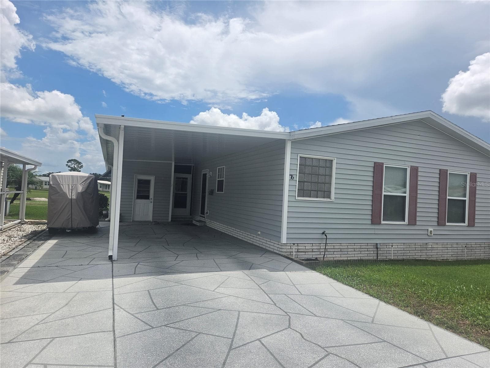 76 Straphmore Drive photo 02