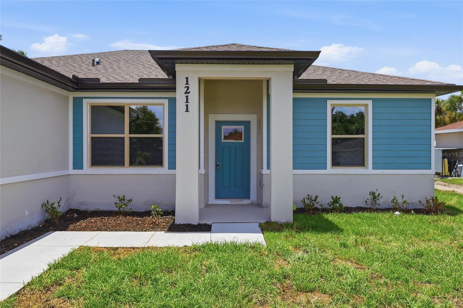 1211 S San Mateo Drive photo 02