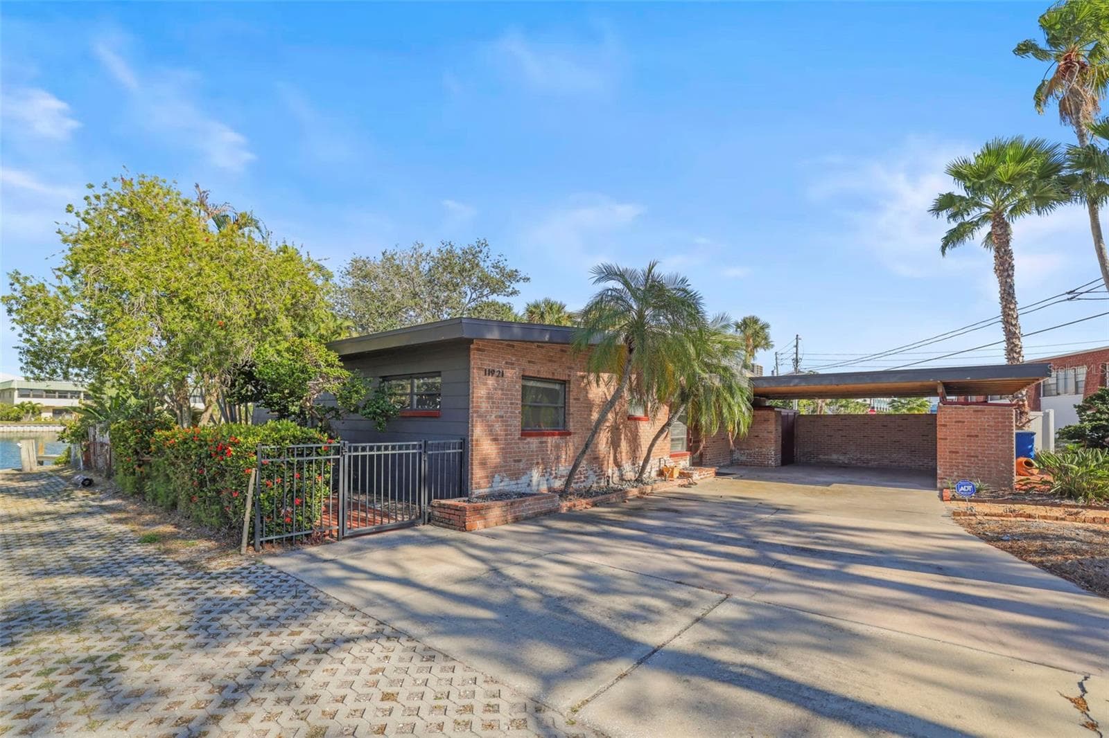11921 Lagoon Lane photo 02
