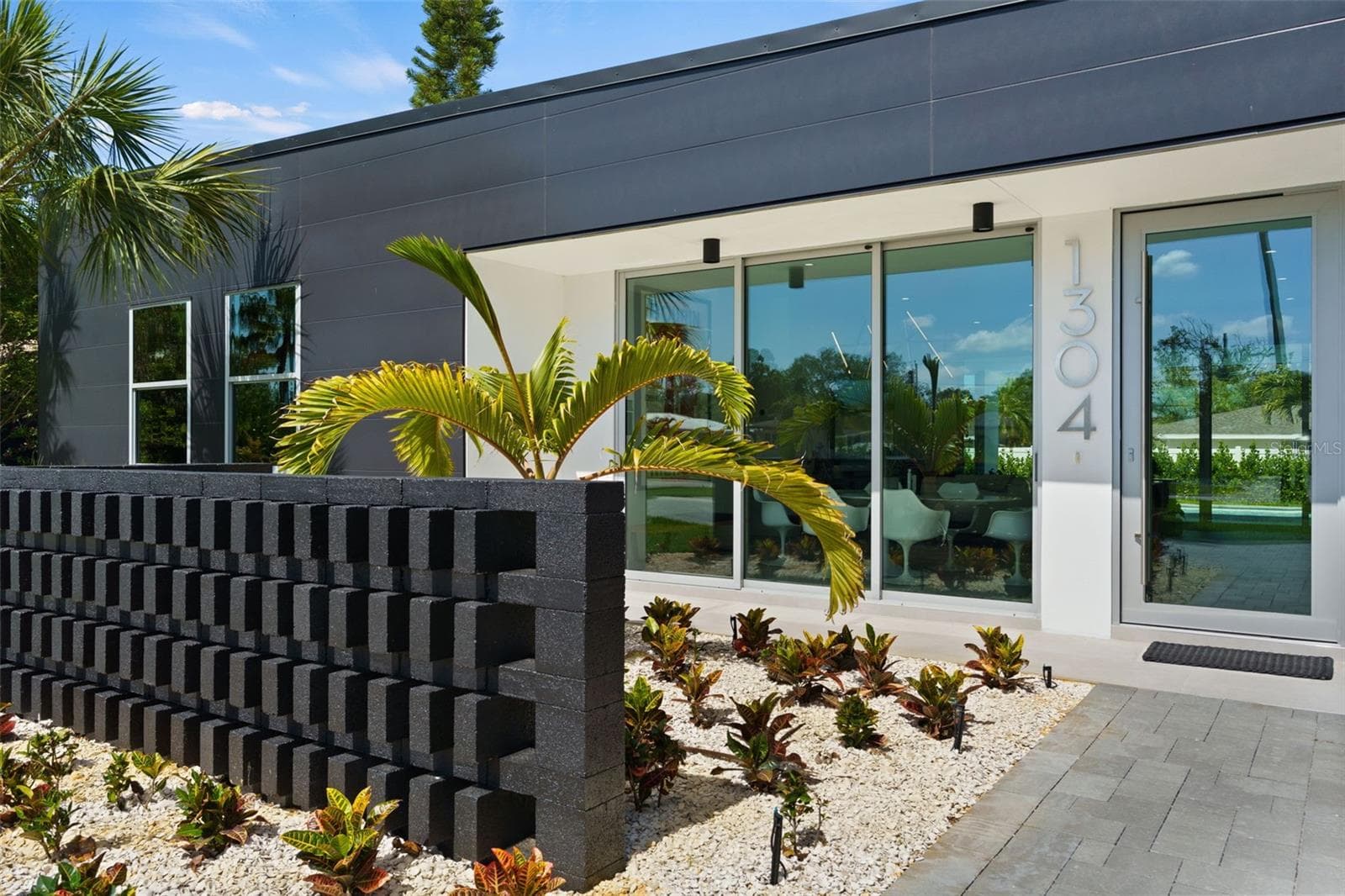 1304 Indian Rocks Road photo 02