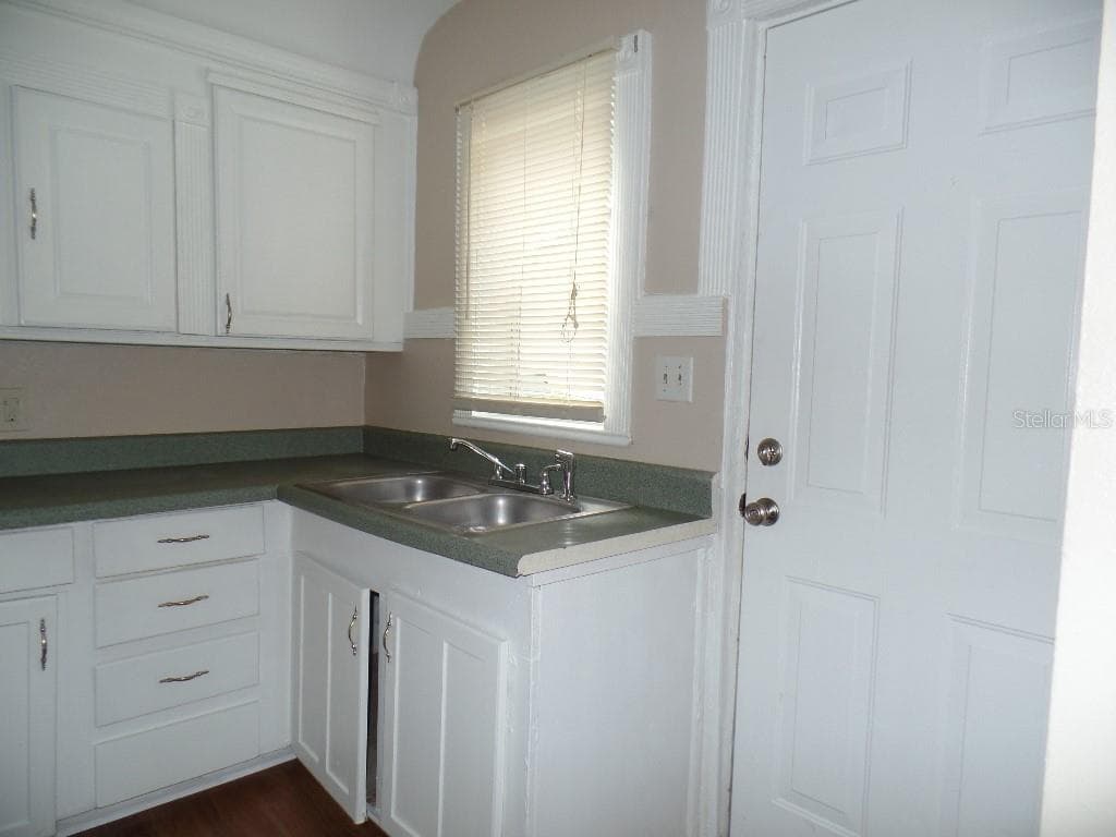 2425 Dr Martin Luther King Jr Street S photo 06