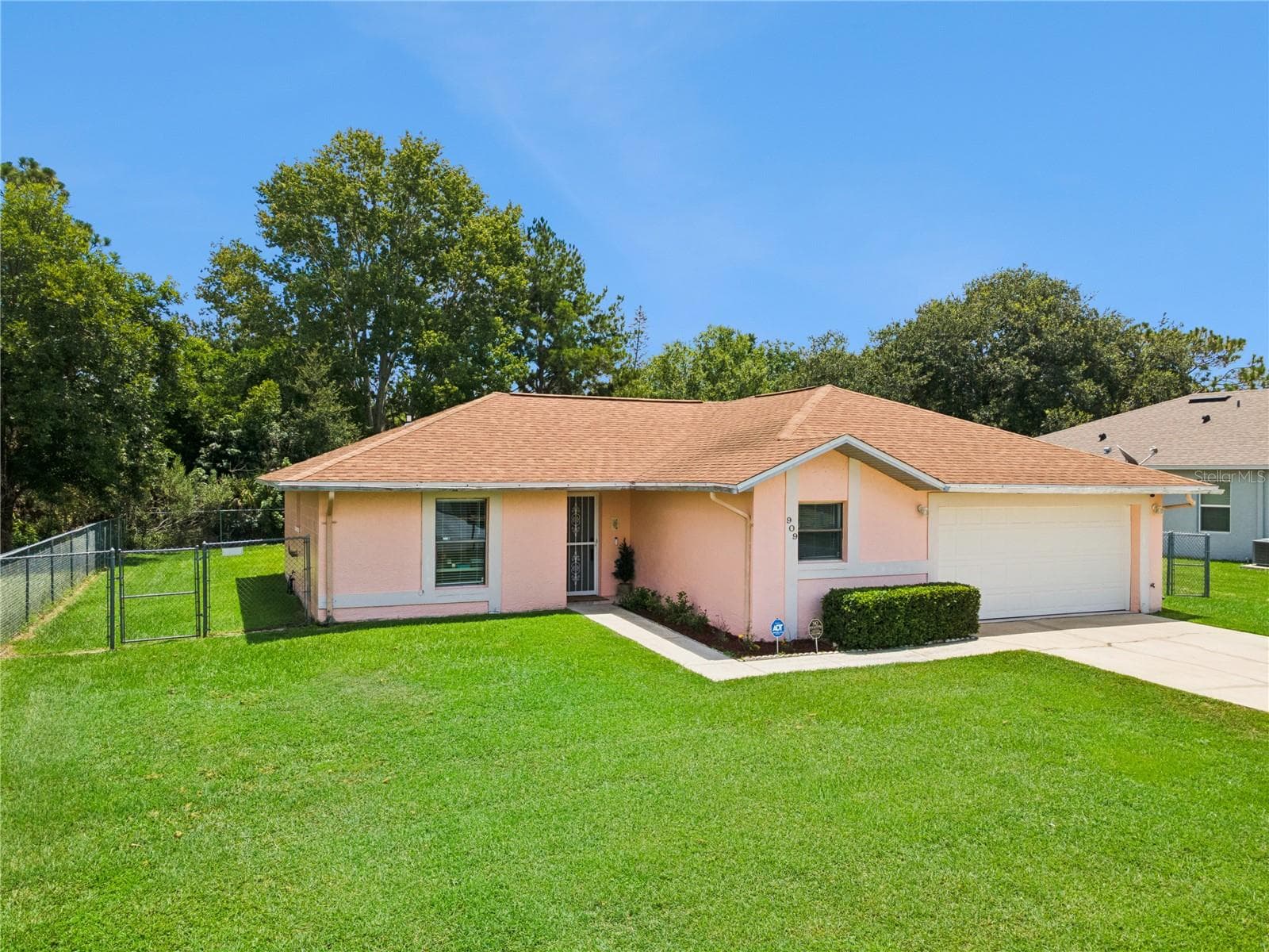 909 San Marco Dr photo 03
