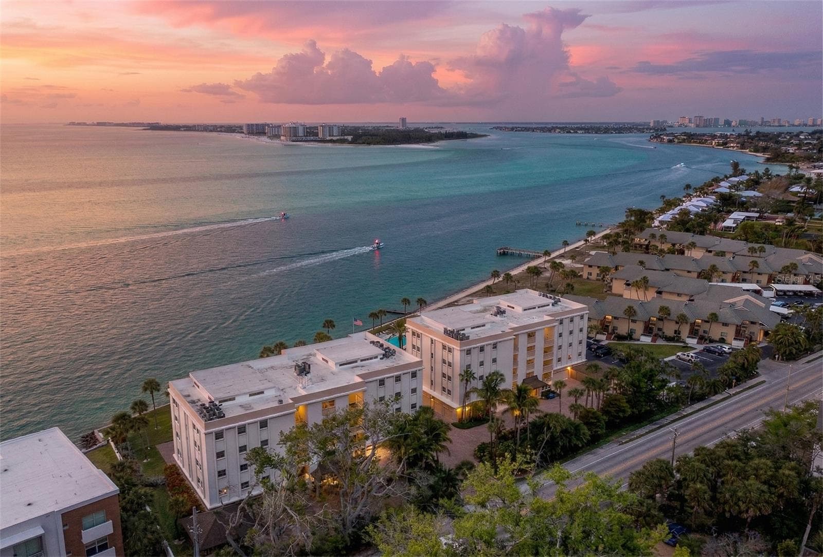 4712 Ocean Boulevard W10