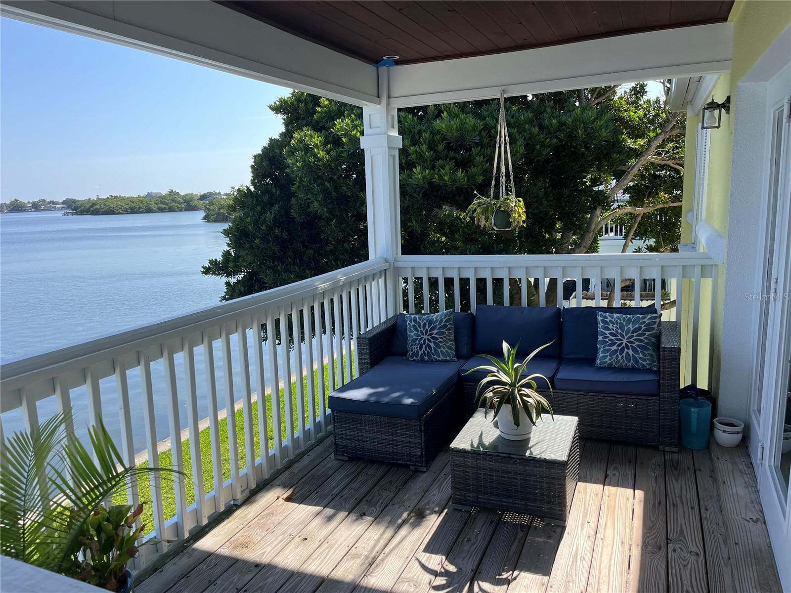 205 Pompano Drive SE D photo 02